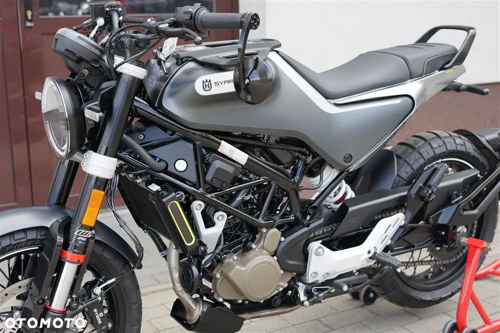 Husqvarna Svartpilen - 27