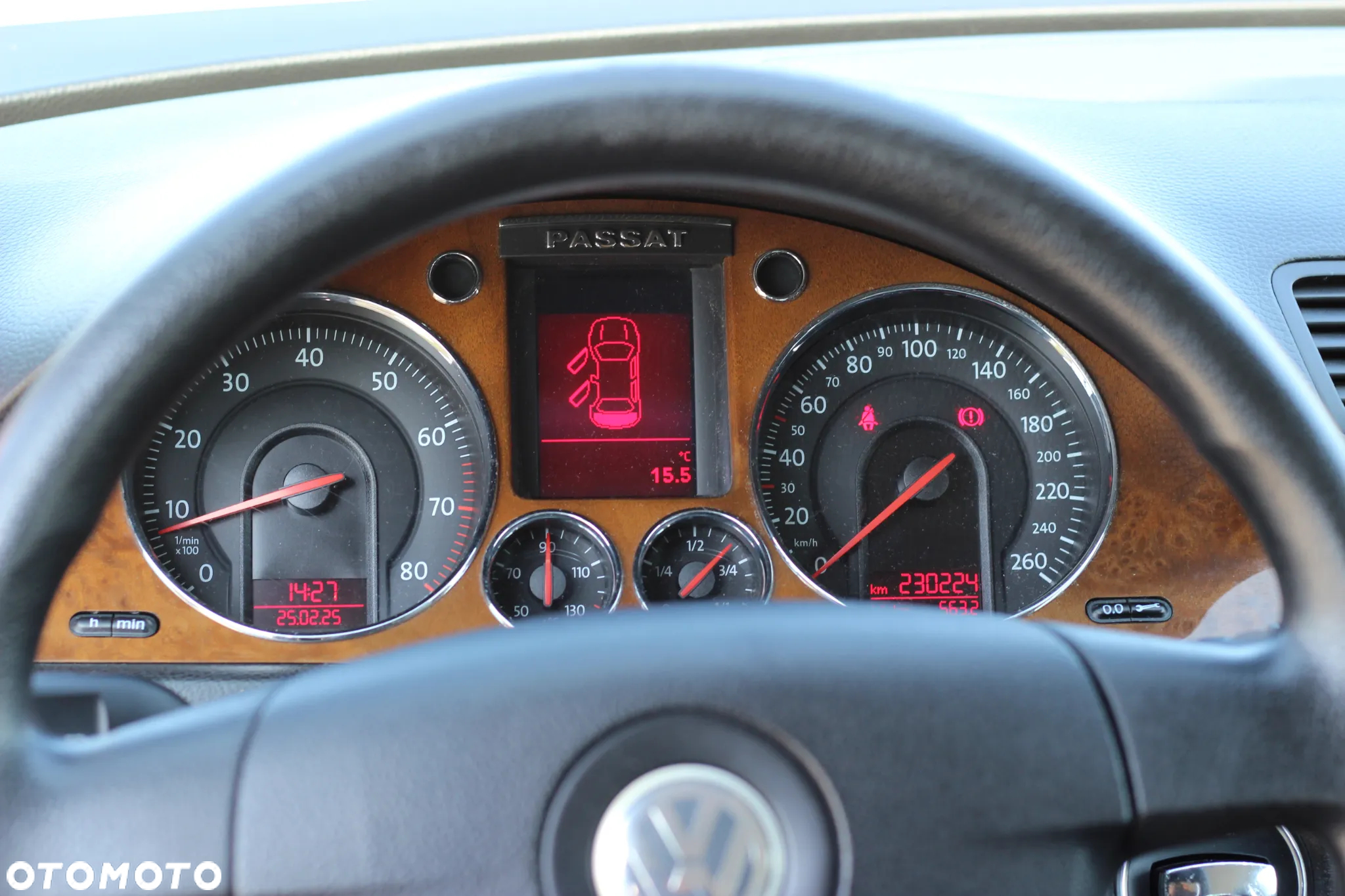 Volkswagen Passat 1.6 FSI Highline - 13
