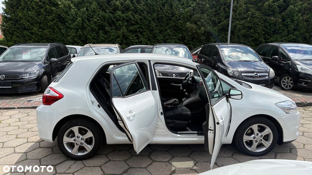 Toyota Auris 2.0 D-4D Executive - 8