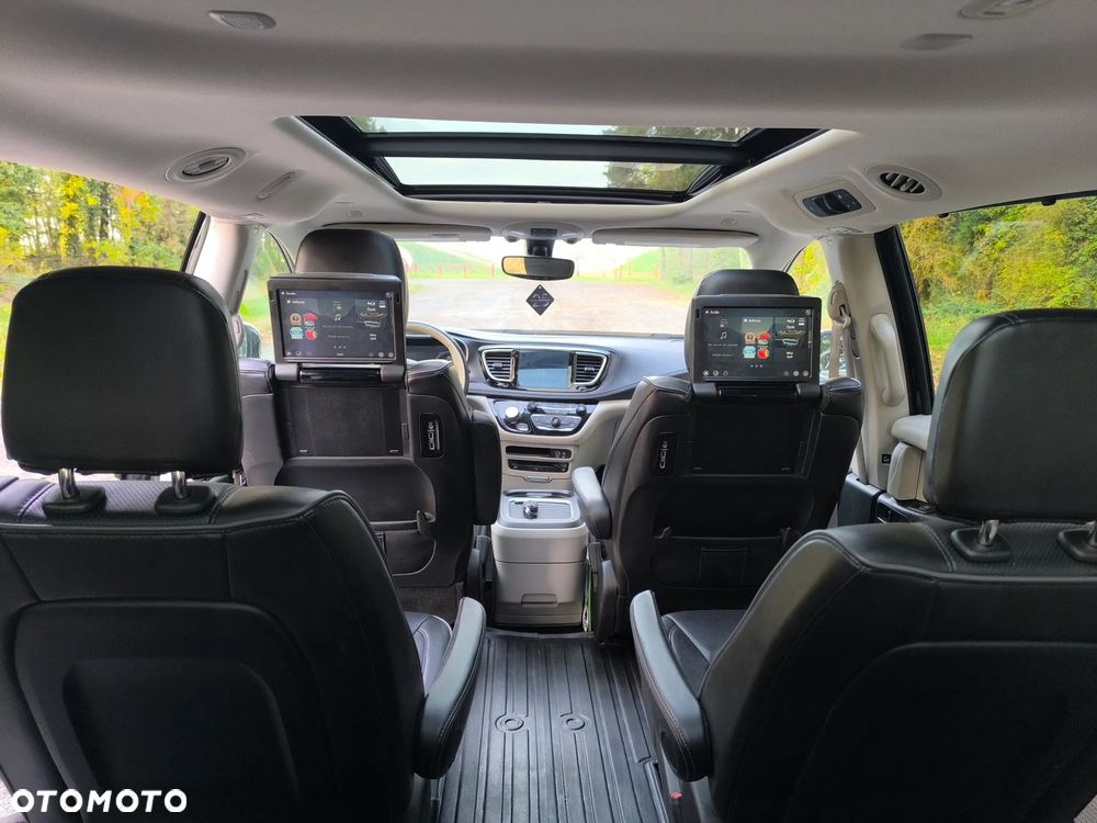 Chrysler Pacifica - 6
