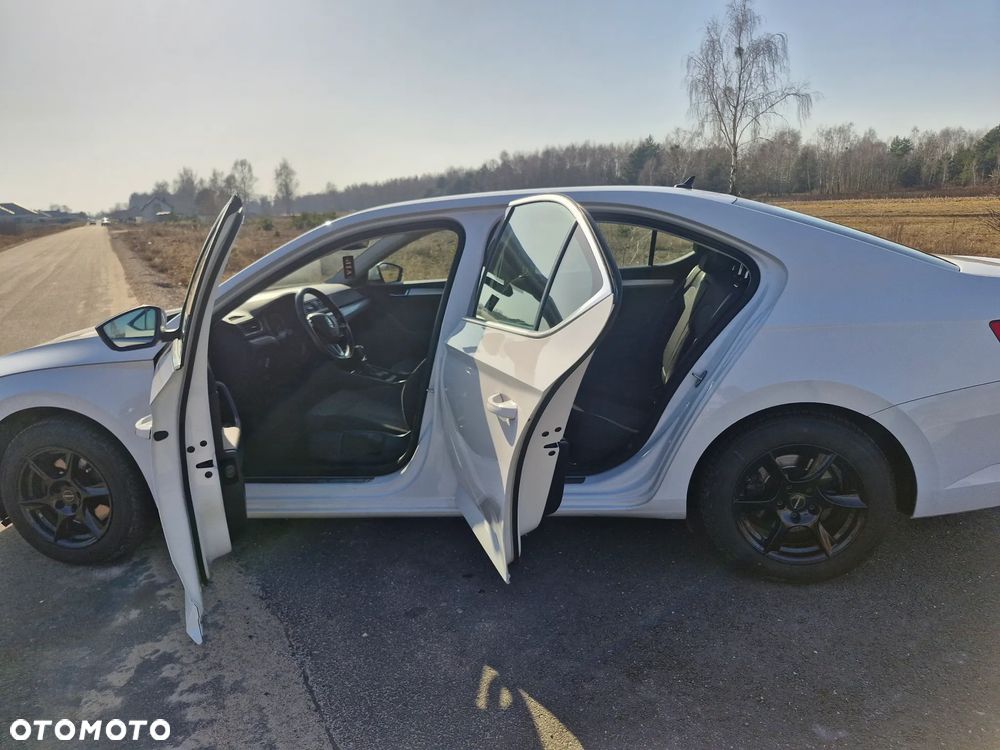 Skoda Superb 1.6 TDI DSG Ambition - 16