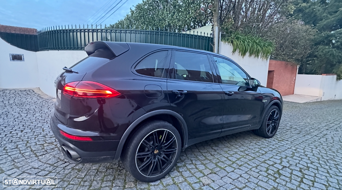 Porsche Cayenne S Hybrid - 3