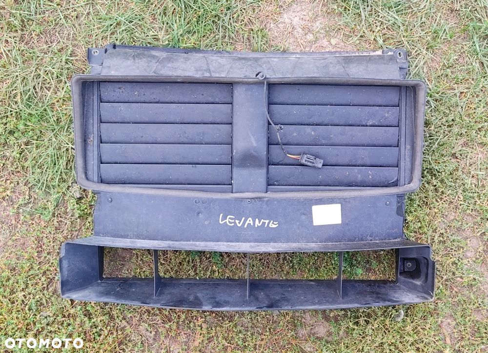 Oryginalne Żaluzje Elektryczne Chłodnica Powietrza Pasa Maserati Levante - 2