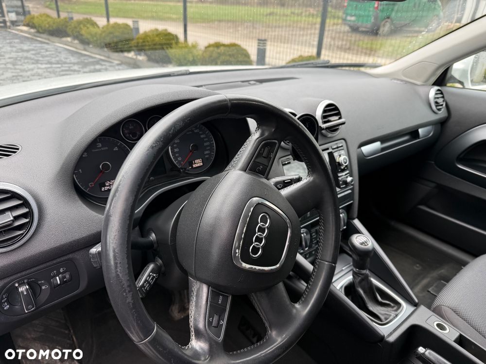 Audi A3 3-drzwiowe 1.6 TDI DPF Ambiente - 3