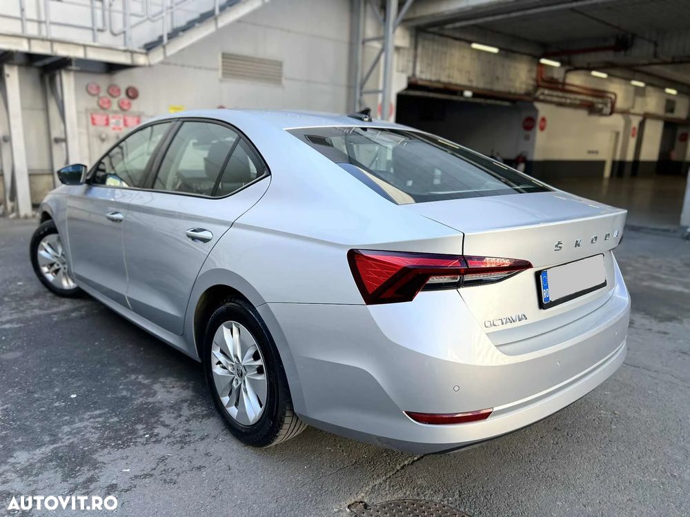 Skoda Octavia 2.0 TDI DSG Ambition - 4