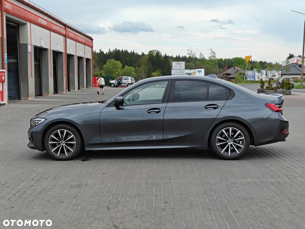 BMW Seria 3 320d Sport Line - 4