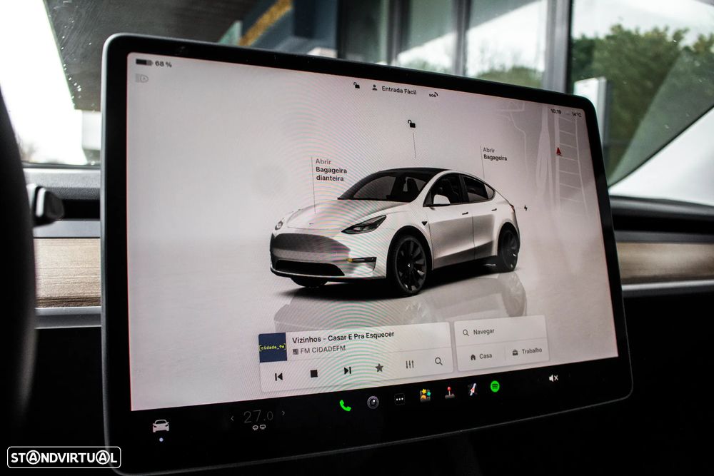 Tesla Model Y Long Range Dual Motor AWD - 29