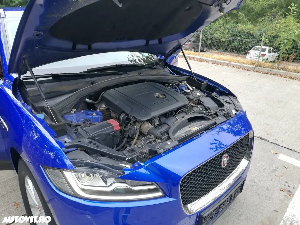 Jaguar F-Pace 20d AWD Portfolio - 26