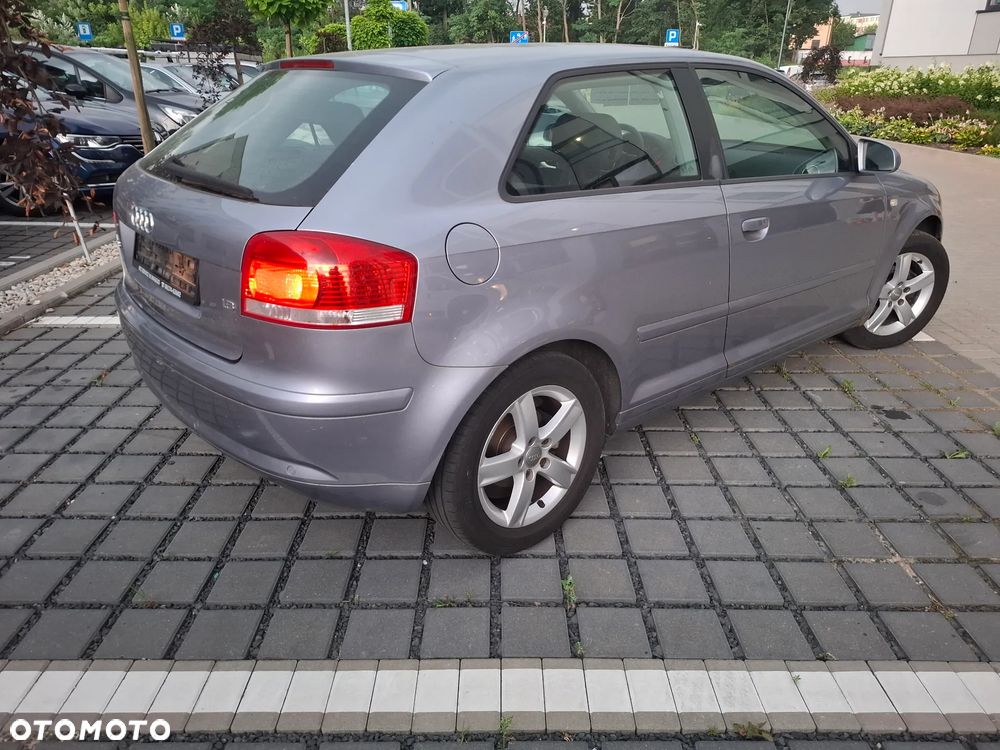 Audi A3 3-drzwiowe 1.6 Ambiente - 4