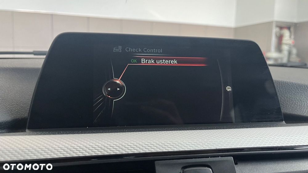 BMW Seria 3 318i M Sport - 27