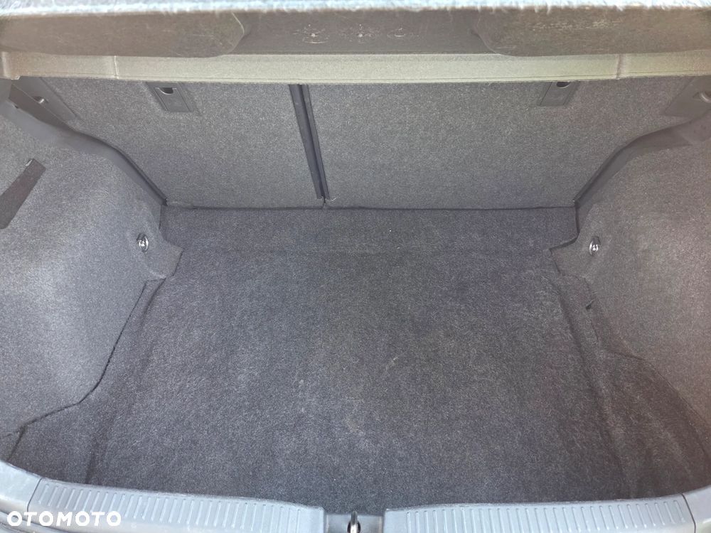 Toyota Auris 1.33 VVT-i Premium + - 13