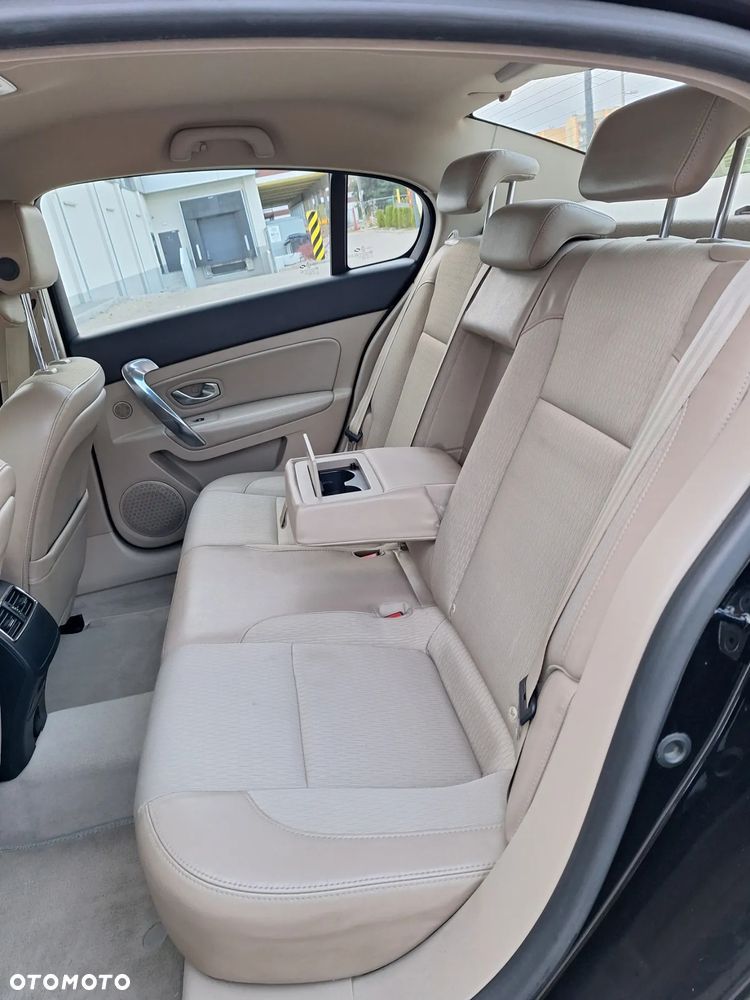 Renault Latitude 2.0 Privilege Etanol - 26