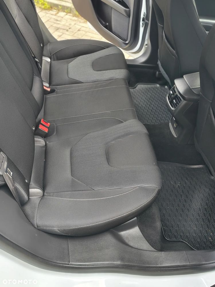 Ford Mondeo 2.0 EcoBlue Titanium - 32