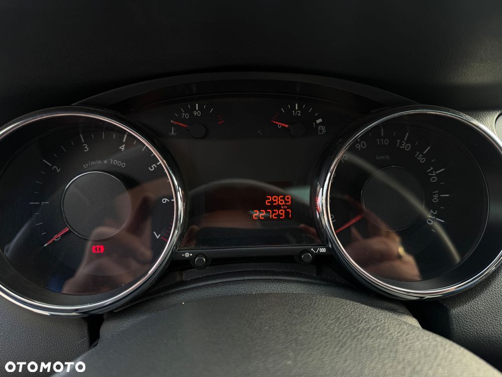 Peugeot 5008 1.6 THP Premium - 11