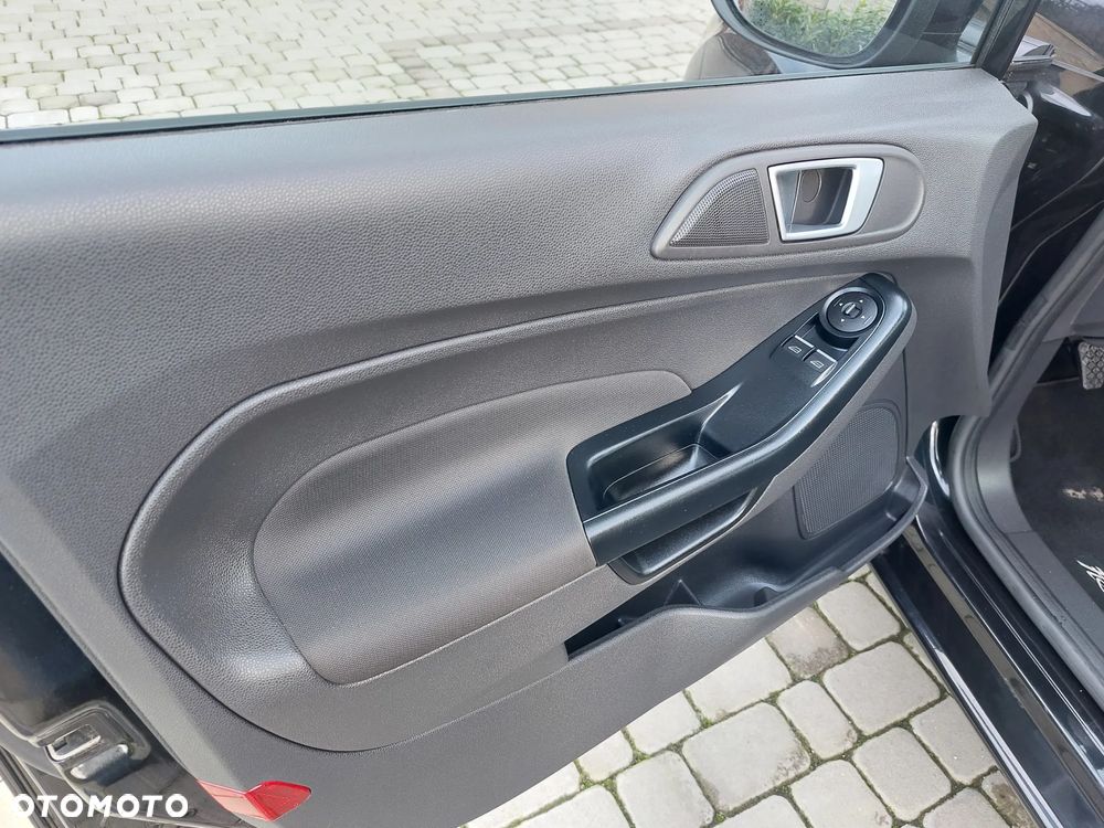 Ford Fiesta 1.0 EcoBoost Champions Edition - 27