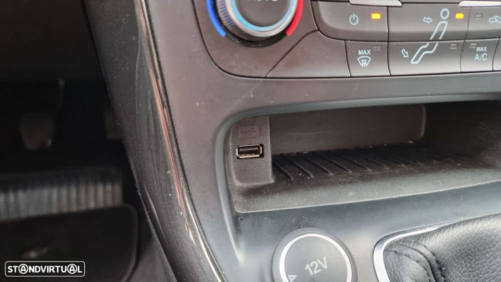 Ford Focus 1.0 EcoBoost Titanium - 11