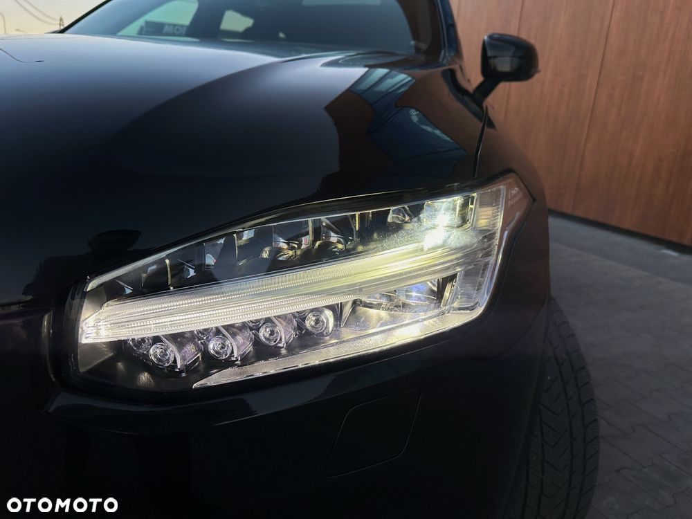 Volvo XC 90 T8 AWD Plug-In Hybrid R-Design 7os - 11