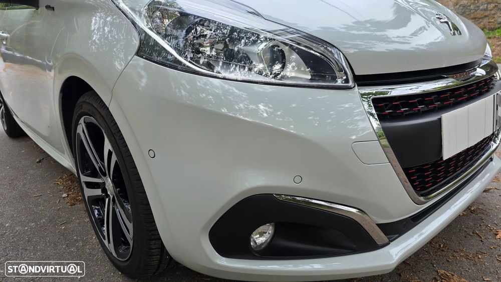 Peugeot 208 1.6 BlueHDi GT Line - 17