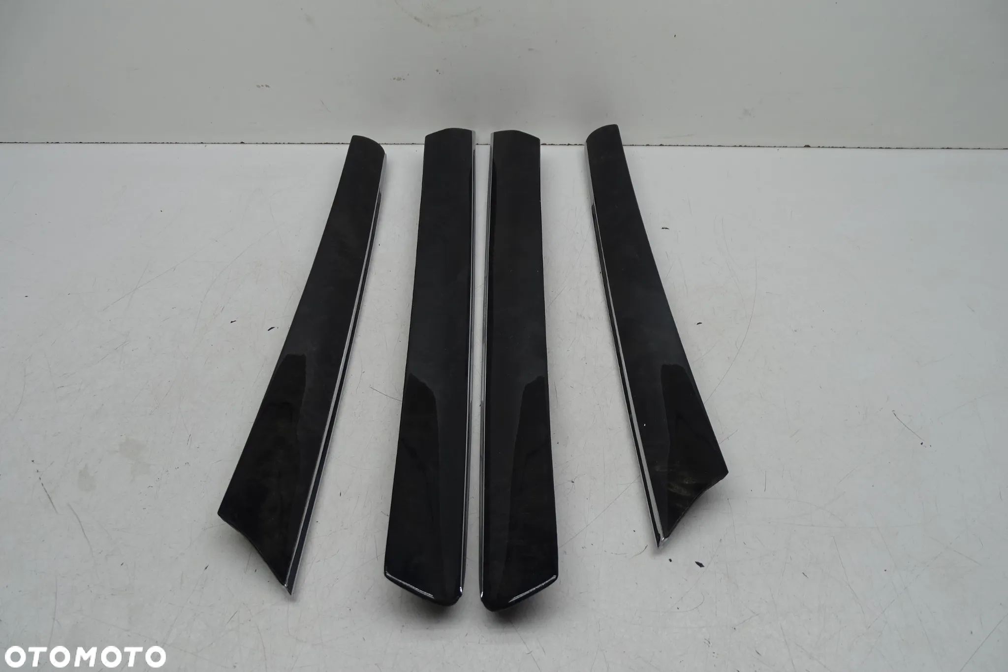 Mercedes ML W164 Lift Listwa Listwy Dekor wewnetrzny drzwi komplet 1647303100 1647303200 1647303300 1647303400 - 1