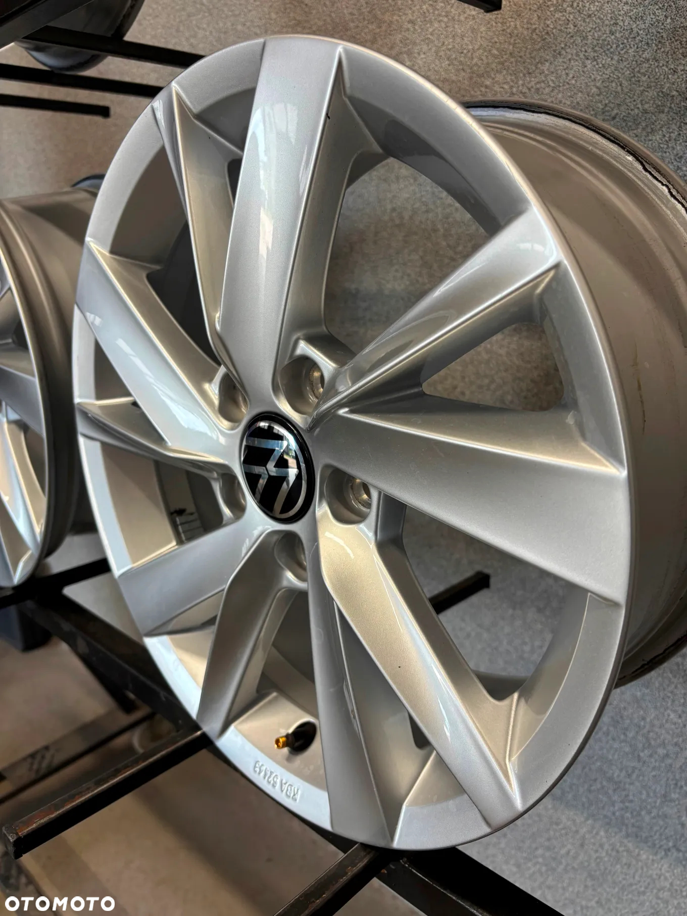 4 FELGI ALU. VW GOLF 8,7,CADDY,TOURAN 16'' 6,5J ET46 NR; 5H0 071496  BORBET - 13