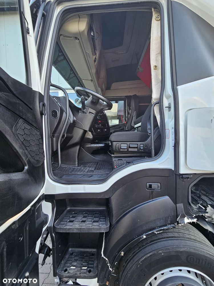 Iveco S-WAY 530KM / Lowdeck / - 12