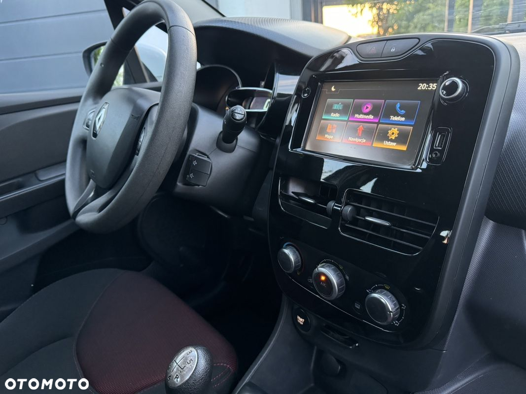 Renault Clio - 23