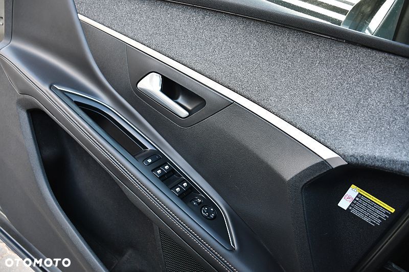 Peugeot 5008 1.6 THP Allure S&S EAT6 - 17