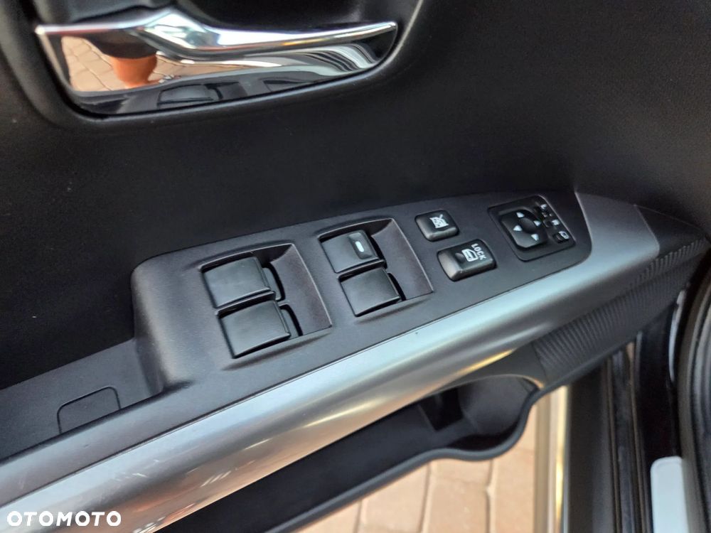 Mitsubishi Outlander - 14