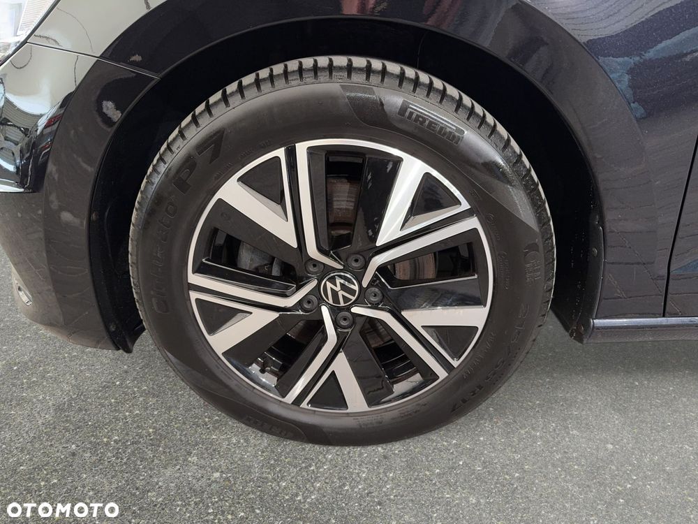 Volkswagen Touran - 11