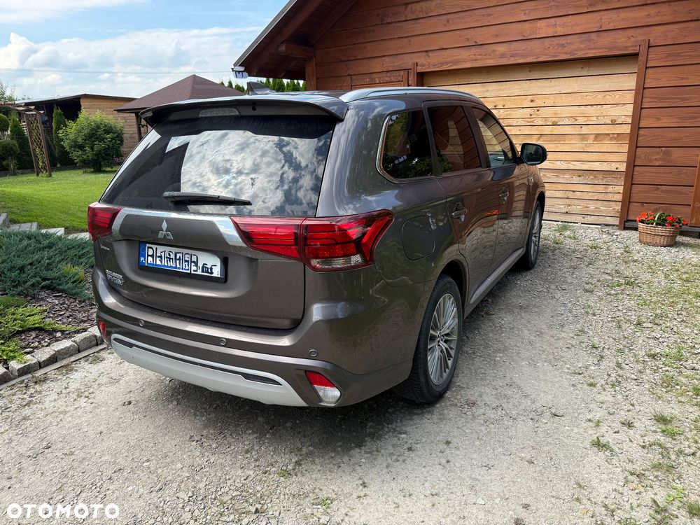 Mitsubishi Outlander - 5