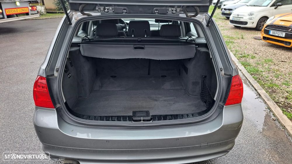 BMW 320 d Touring LifeStyle Auto - 8