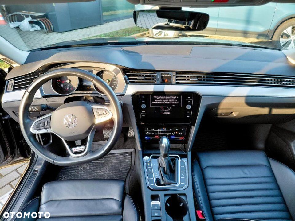 Volkswagen Passat - 12