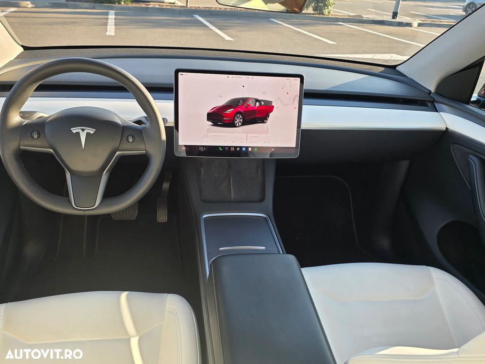 Tesla Model Y AWD Performance - 9