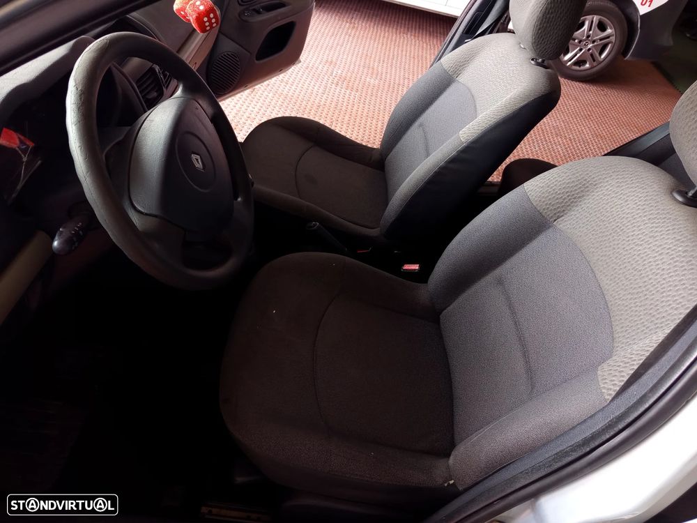 Renault Clio - 8
