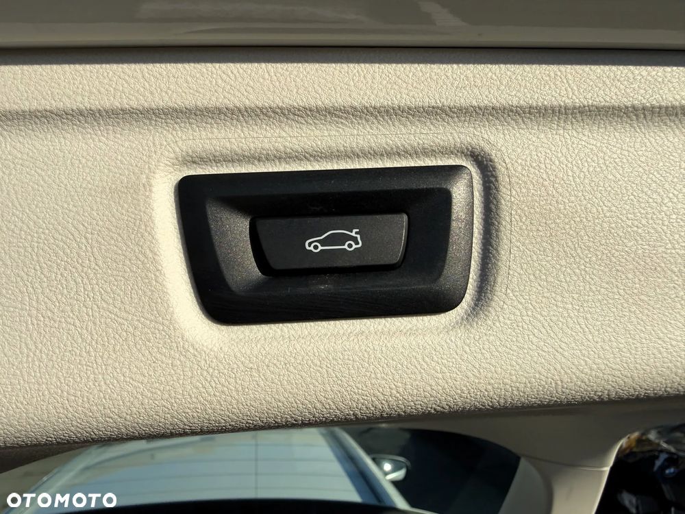 BMW Seria 3 318d Sport Line - 19