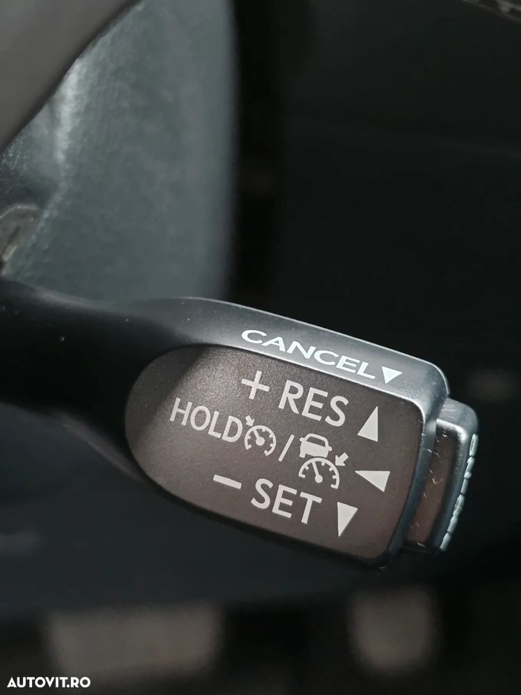 Toyota C-HR 1.8 HSD 122 CP 4x2 CVT Core - 6