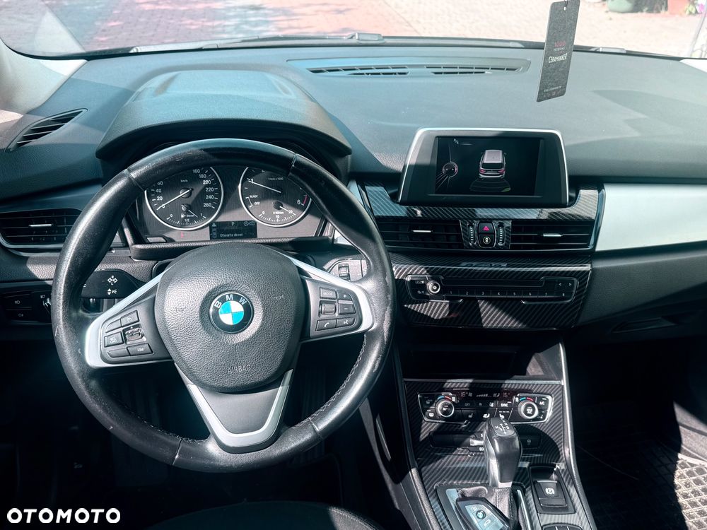 BMW Seria 2 216d Sport Line - 11