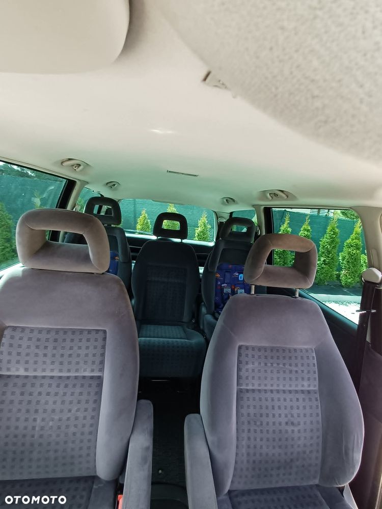 Volkswagen Sharan 1.9 TDI Comfortline - 25