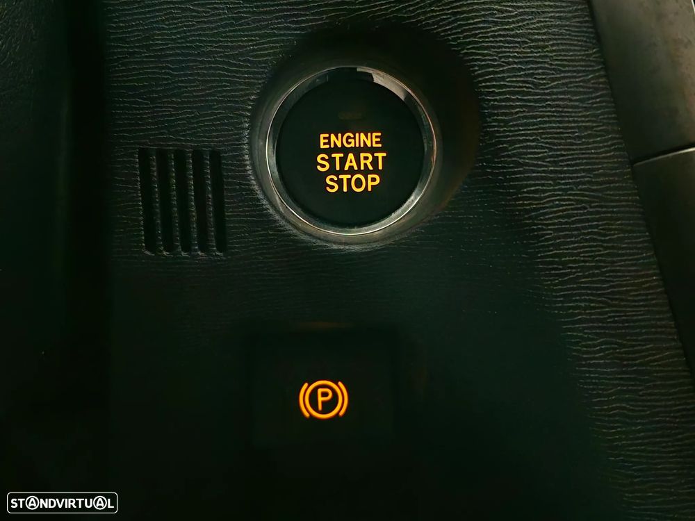 Toyota Avensis SW 2.0 D-4D Exclusive - 19