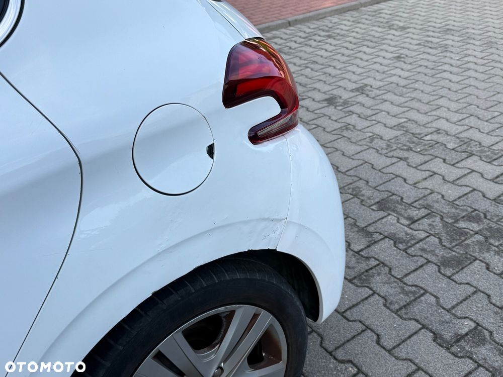 Peugeot 208 1.6 BlueHDi Allure S&S - 9