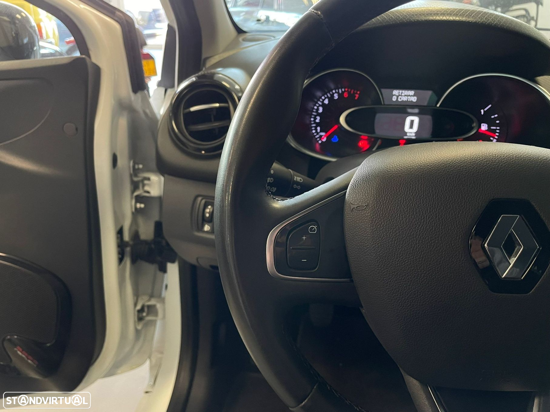 Renault Clio 0.9 TCe Limited - 10