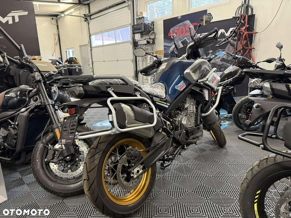 CFMoto MT - 3