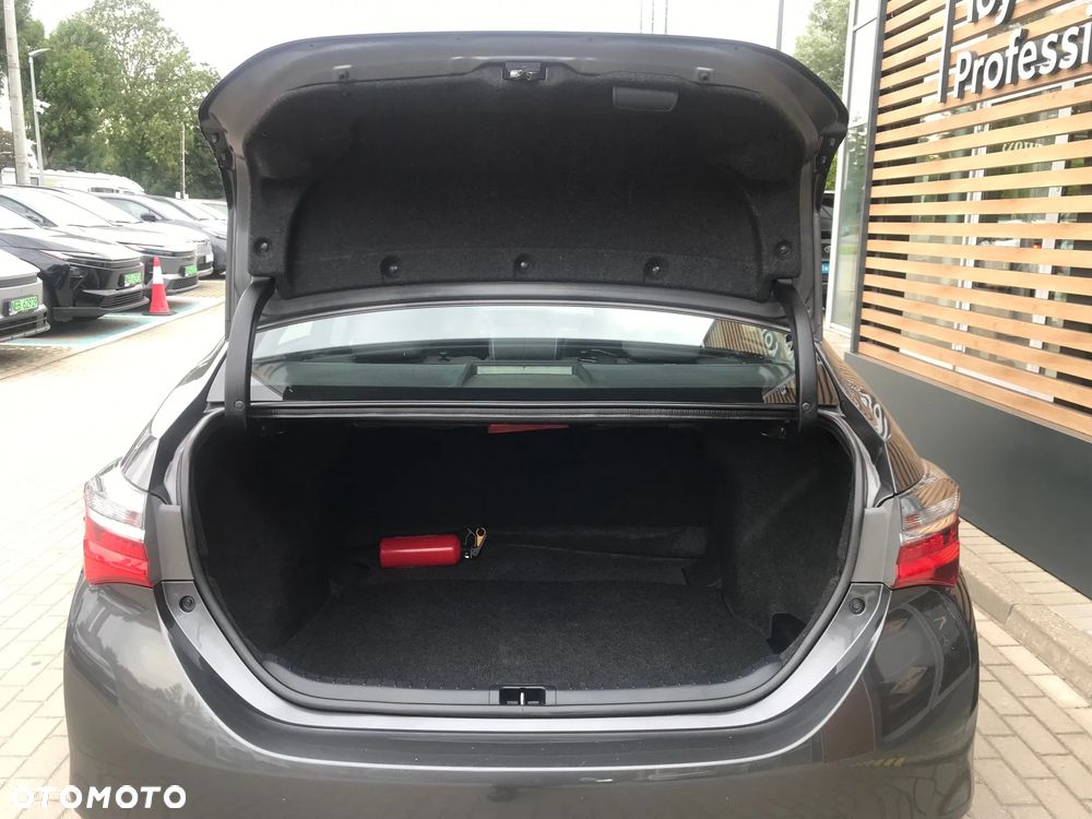 Toyota Corolla 1.6 Classic Plus - 8