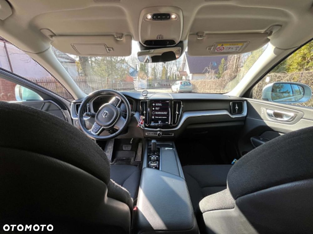 Volvo XC 60 B5 B AWD Momentum Pro - 3