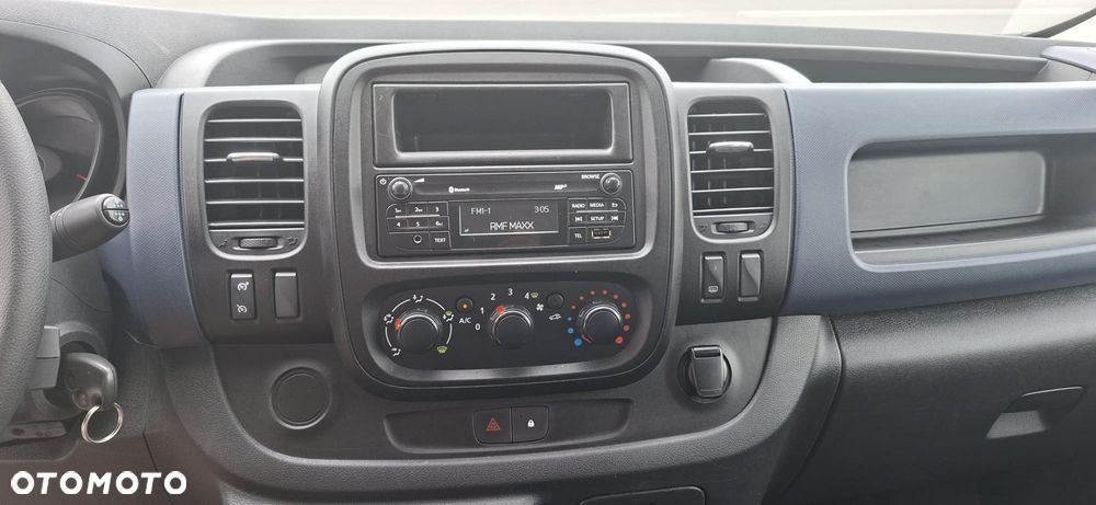 Opel Vivaro - 11