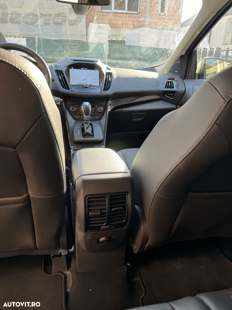 Ford Kuga 2.0 TDCi 4WD Powershift ST-Line - 17