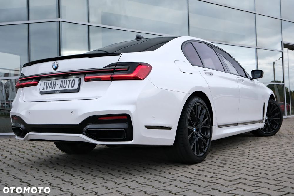 BMW Seria 7 750i xDrive sport - 14