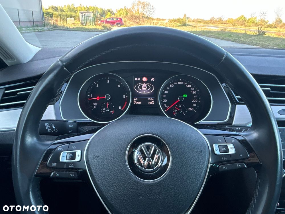 Volkswagen Passat 2.0 TDI BMT Highline - 33