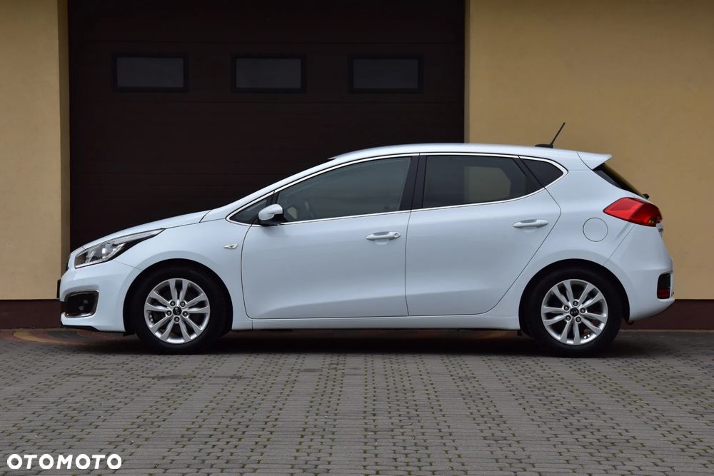 Kia Ceed 1.4 CVVT Dream-Team Edition - 13