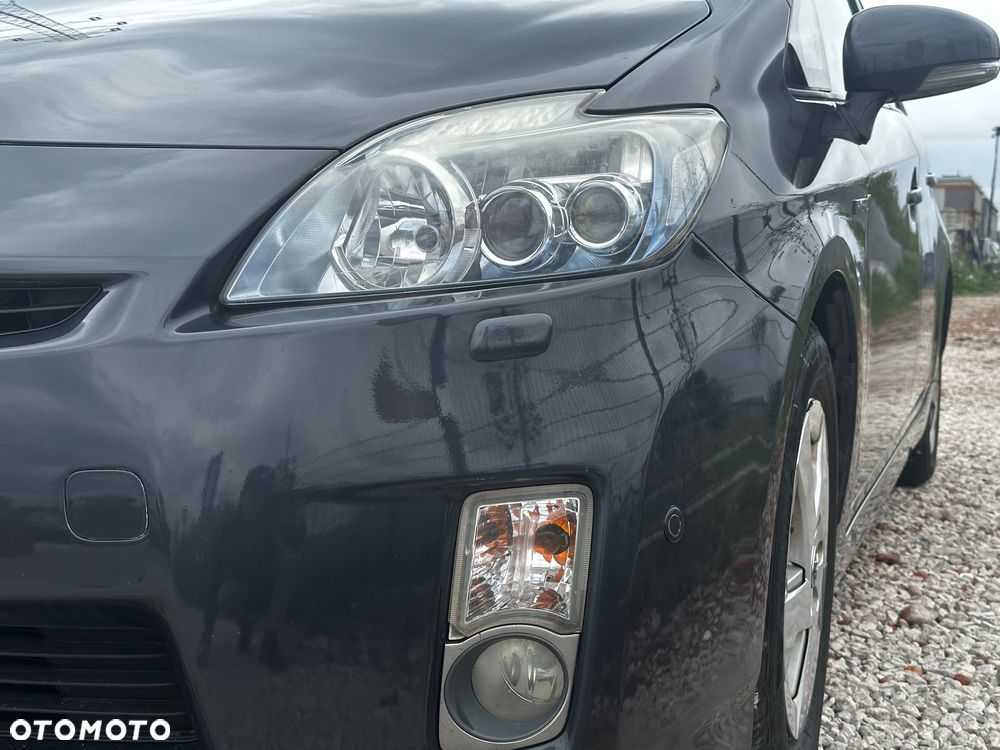 Toyota Prius 1.8 HSD Premium - 16